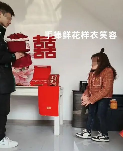 澳门威斯尼斯wns675入口回顾：帅气小伙订婚“迷你”女友身高差巨大手抚秀发笑容(图2)